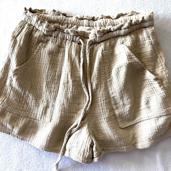 Listicle Shorts M Medium Lined Gauze 2.5"‎ Inseam Beige Pockets Elastic Waist - Picture 1 of 9